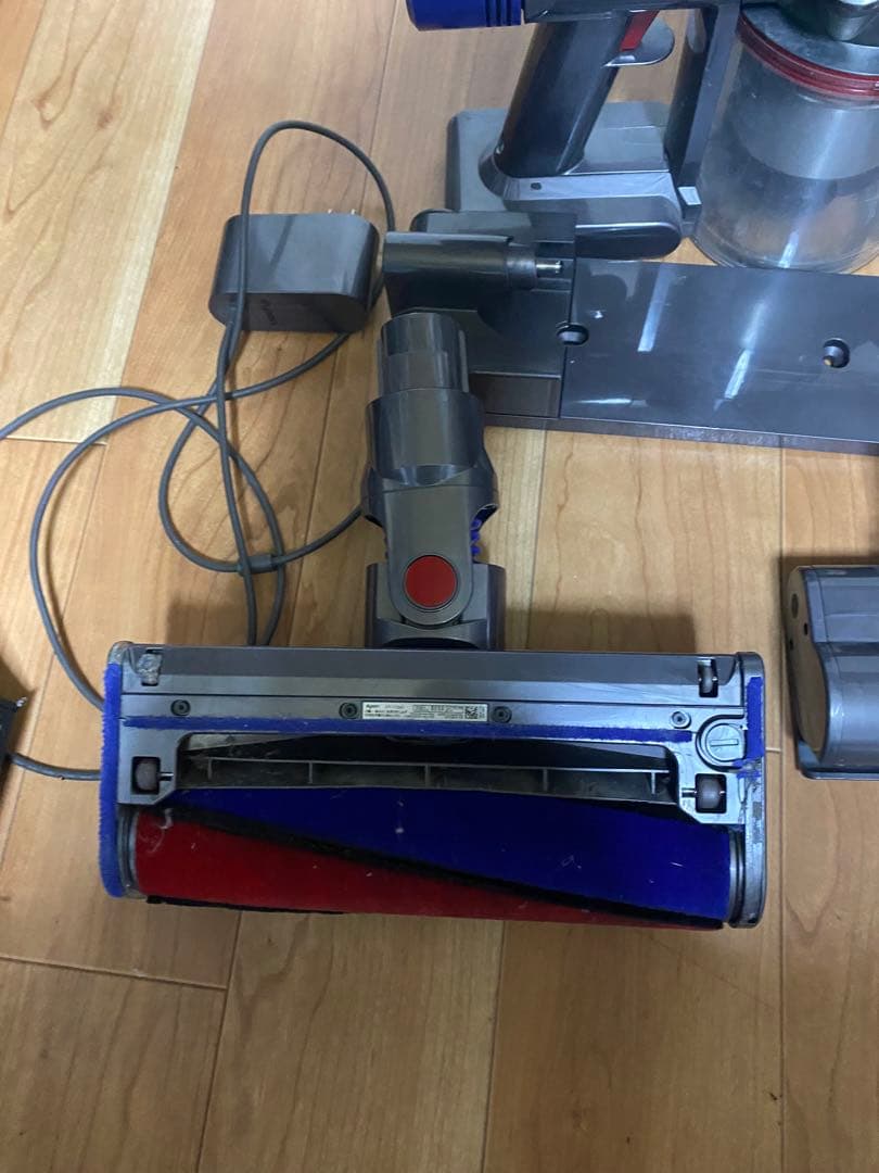 Dyson V7 slim 掃除機 本体セット+充電セット