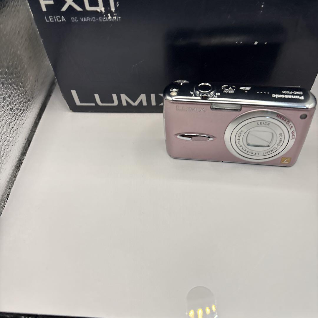 美品 希少色パナソニックLUMIX コンパクトデジカメ ピンクDMCーFX01