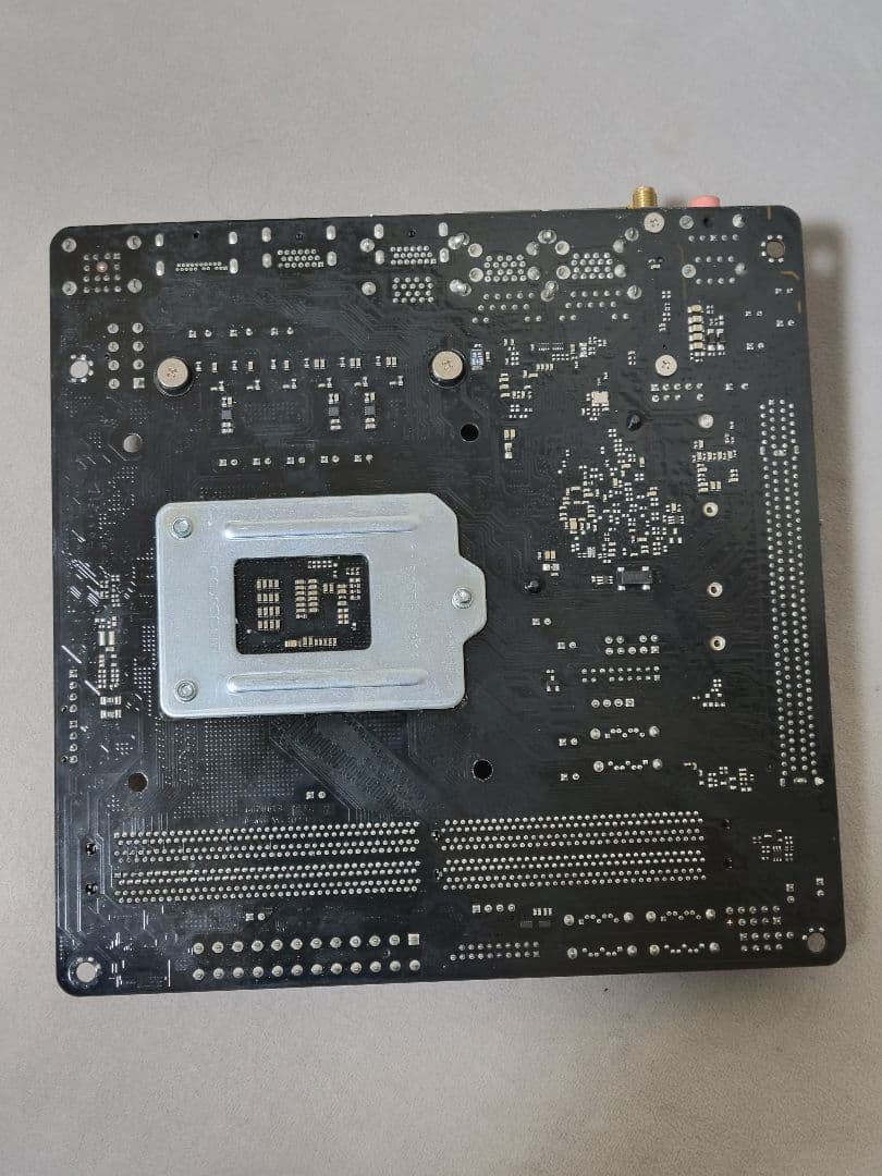ASRock H370M-ITX/ac マザーボード