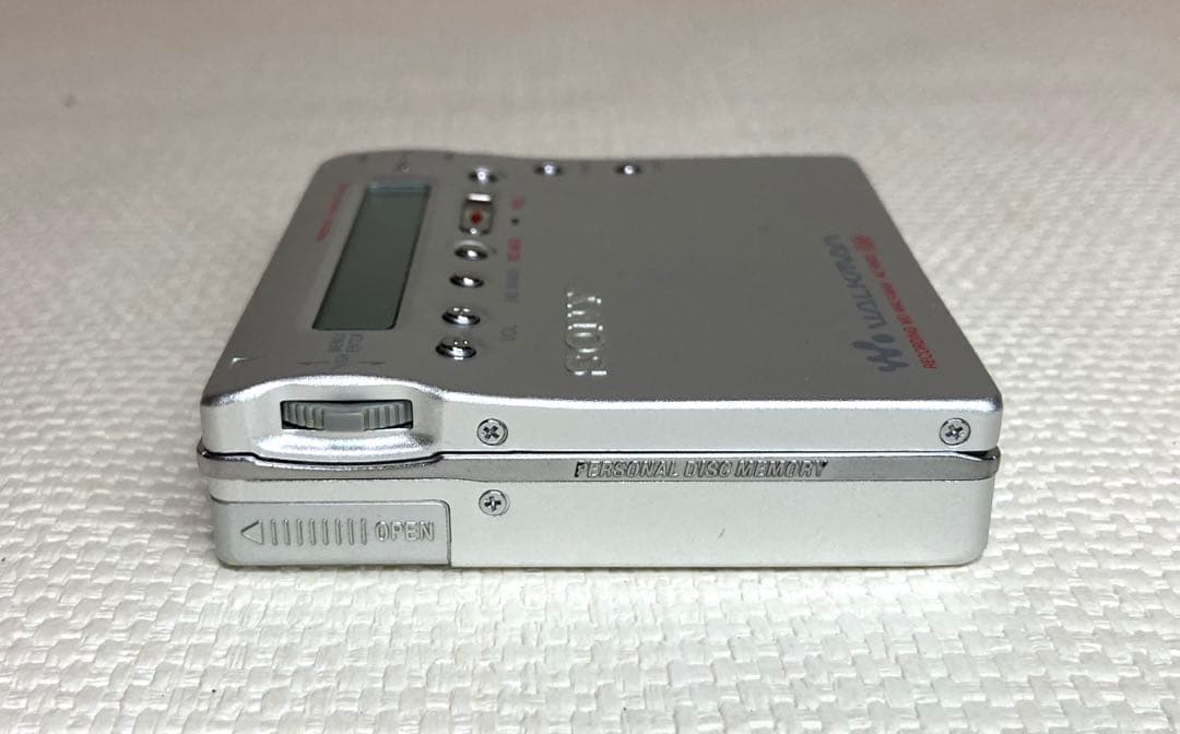 ジャンク　SONY MZ-R900 MDレコーダー