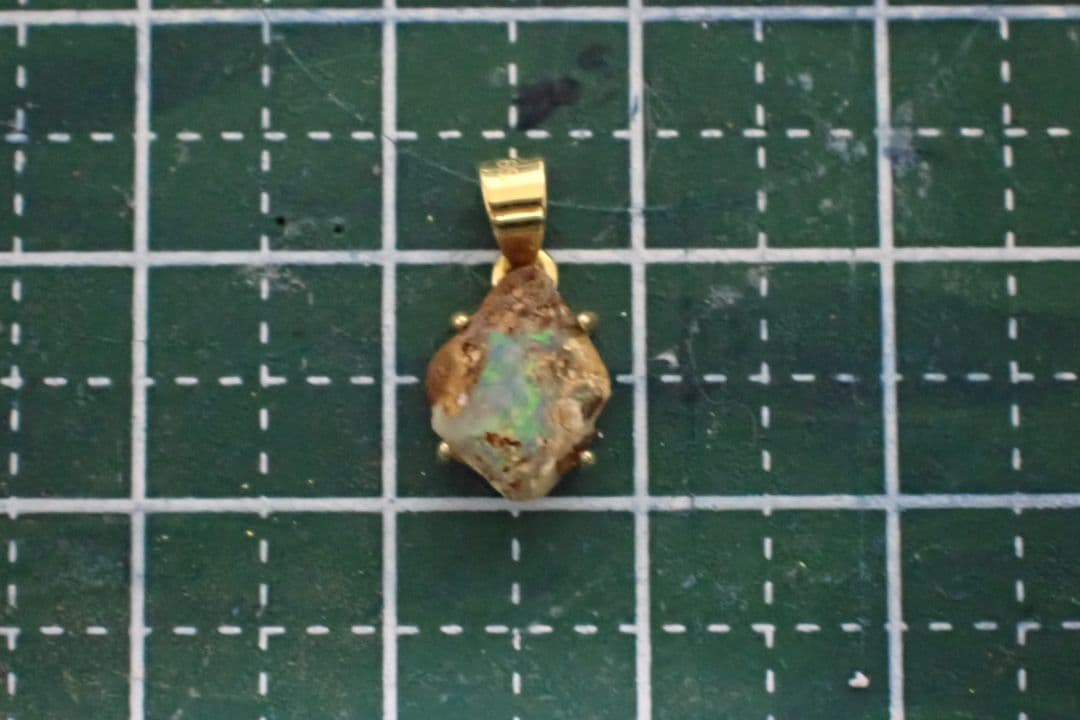 ボルダーオパール　オーストラリア産　ペントップ　SV925　金メッキ　送料無料