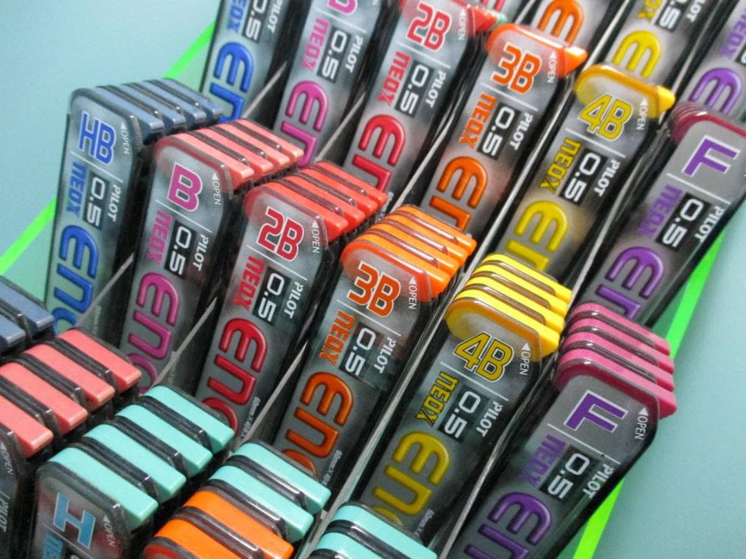 ☆レア　非売品ケース付き　当時ものパイロット　シャーペン芯　迫力のタワー