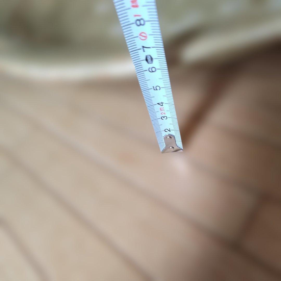 淡い緑色の皿型陶器