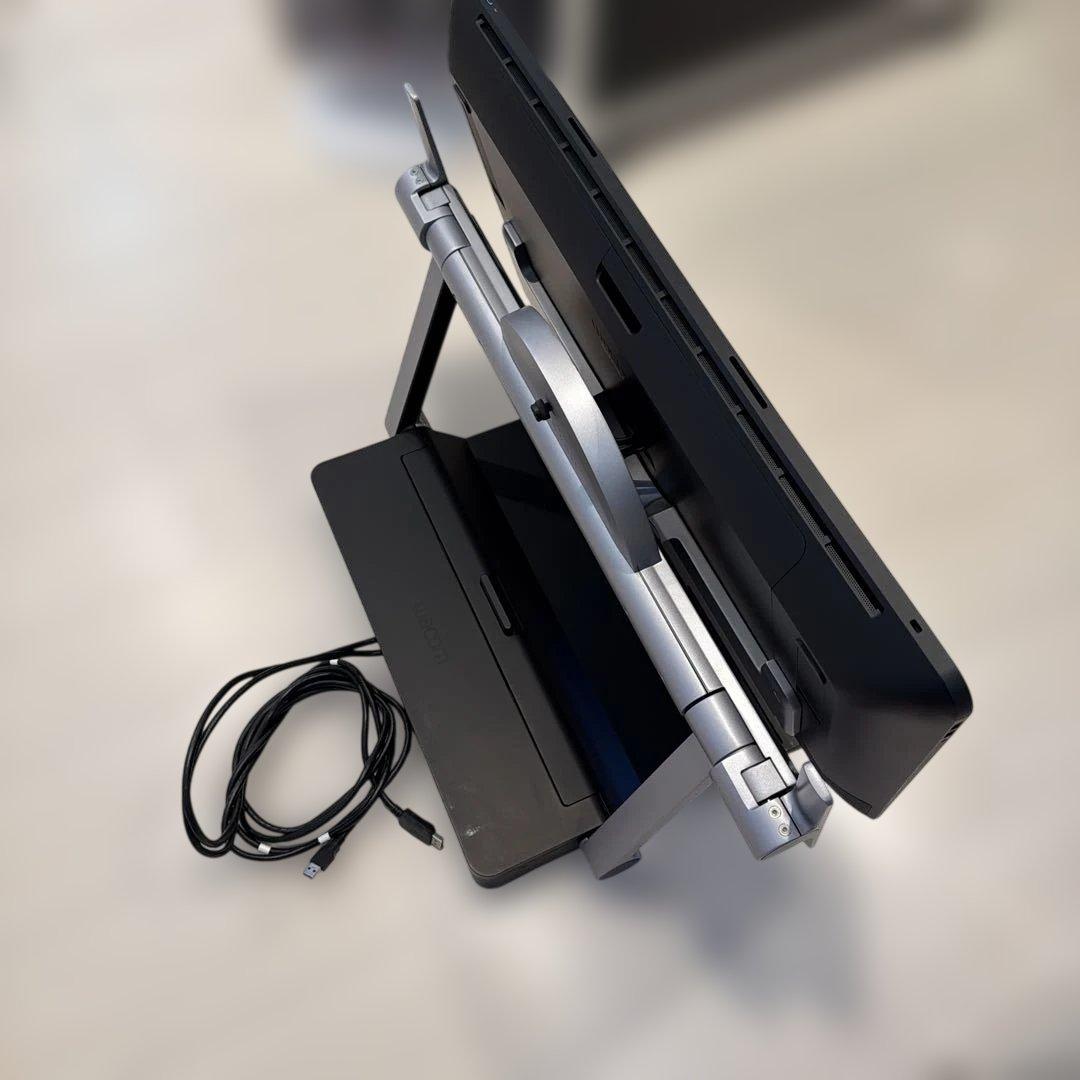 Wacom 液晶ペンタブレット 本体 スタンド