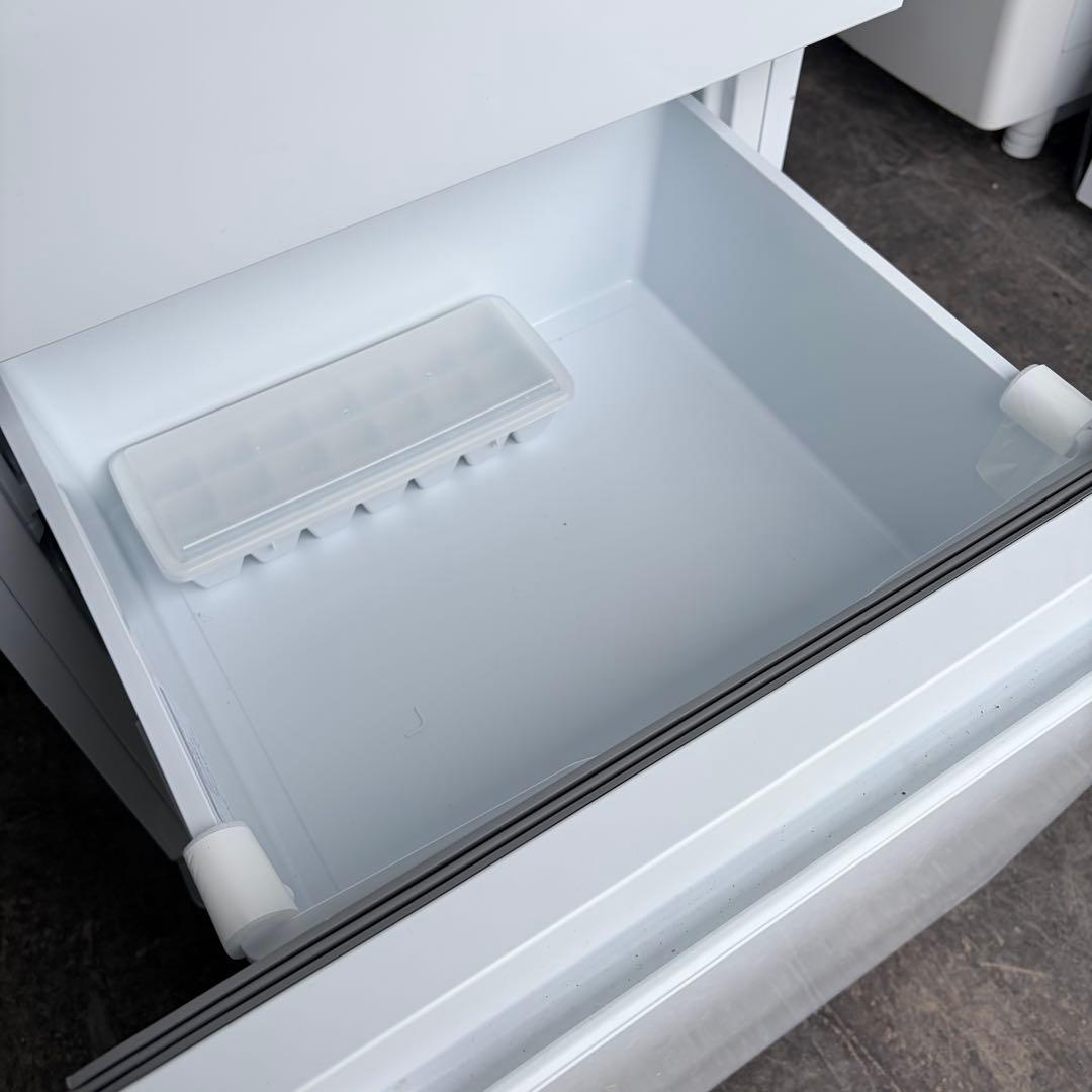 運搬取付無料！ホワイト純正Hisense2段収納冷凍庫・シンプル3ドア冷蔵庫！