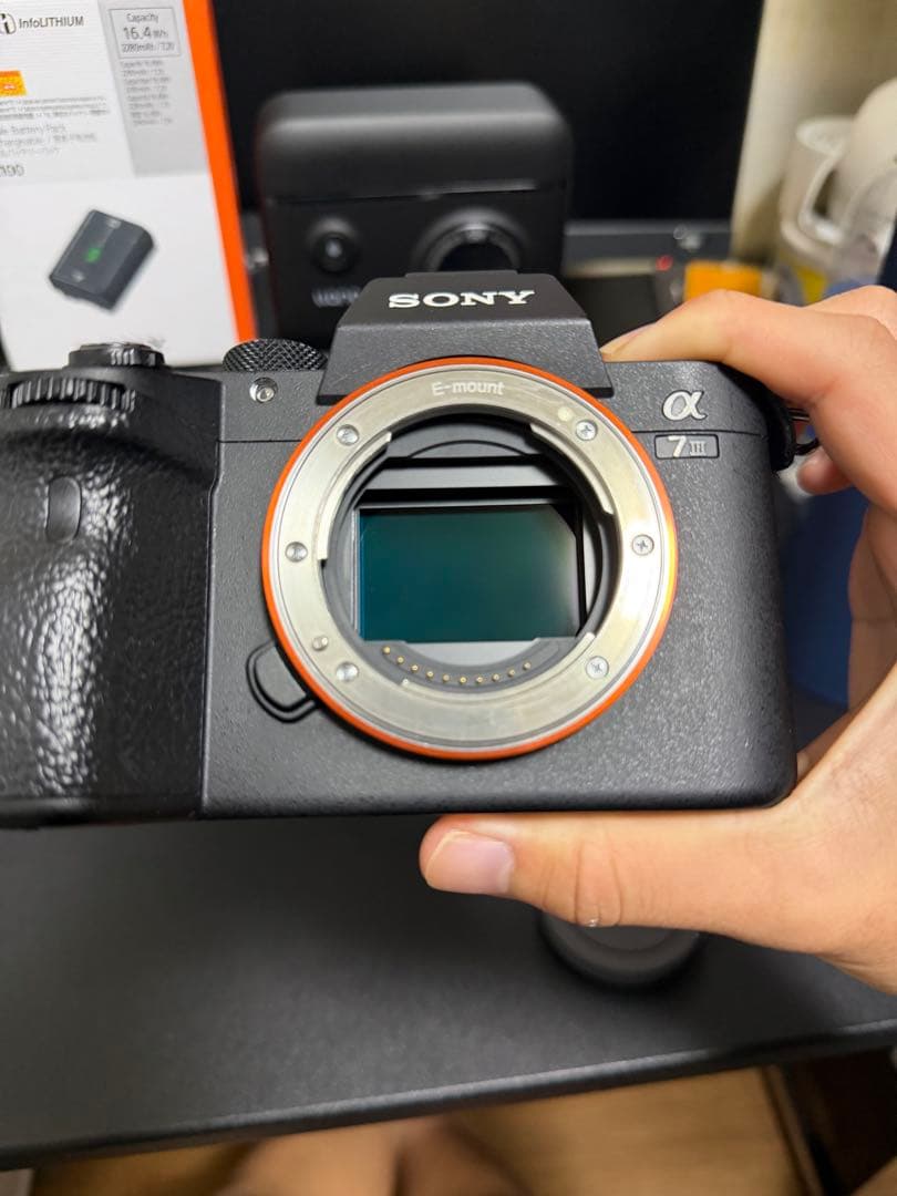 SONY α7 III 本体+バッテリーx2 +充電器　シャッター枚数5504枚