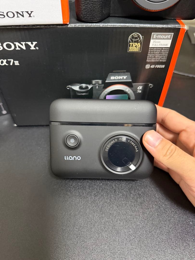 SONY α7 III 本体+バッテリーx2 +充電器　シャッター枚数5504枚