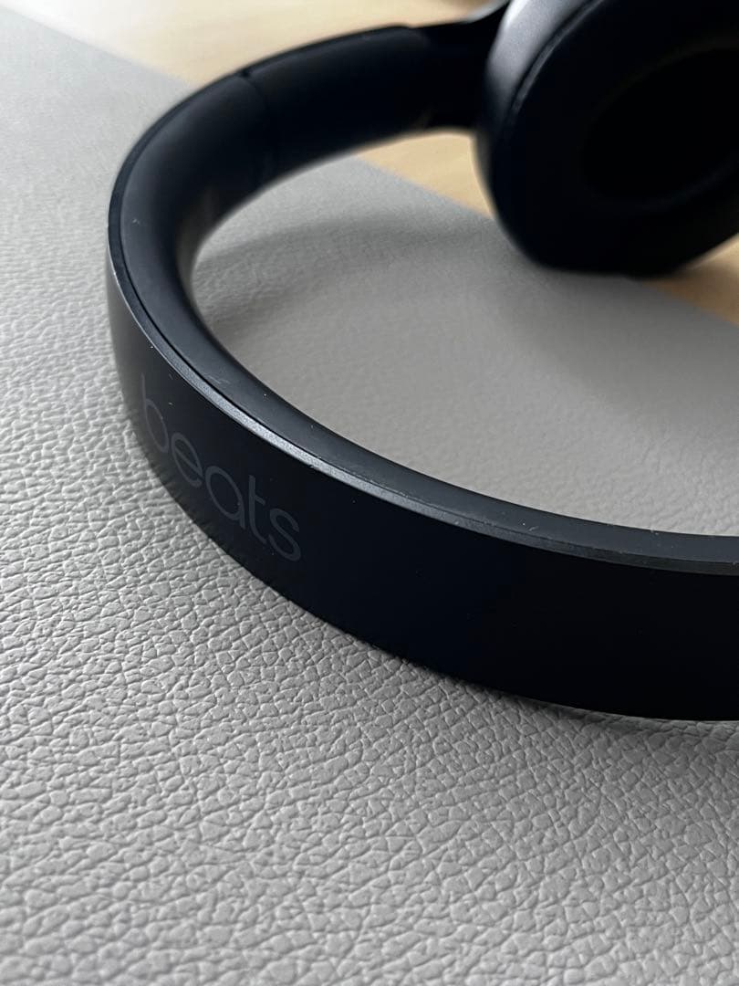 Beats Solo Pro ワイヤレスノイズキャンセリングヘッドホン ブラック