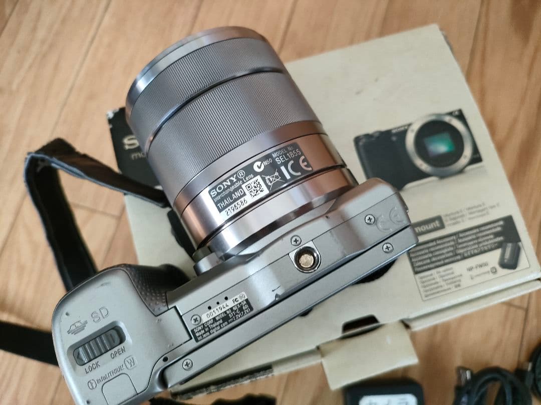 SONY α ミラーレスカメラ 本体NEX-5RとレンズSEL1855