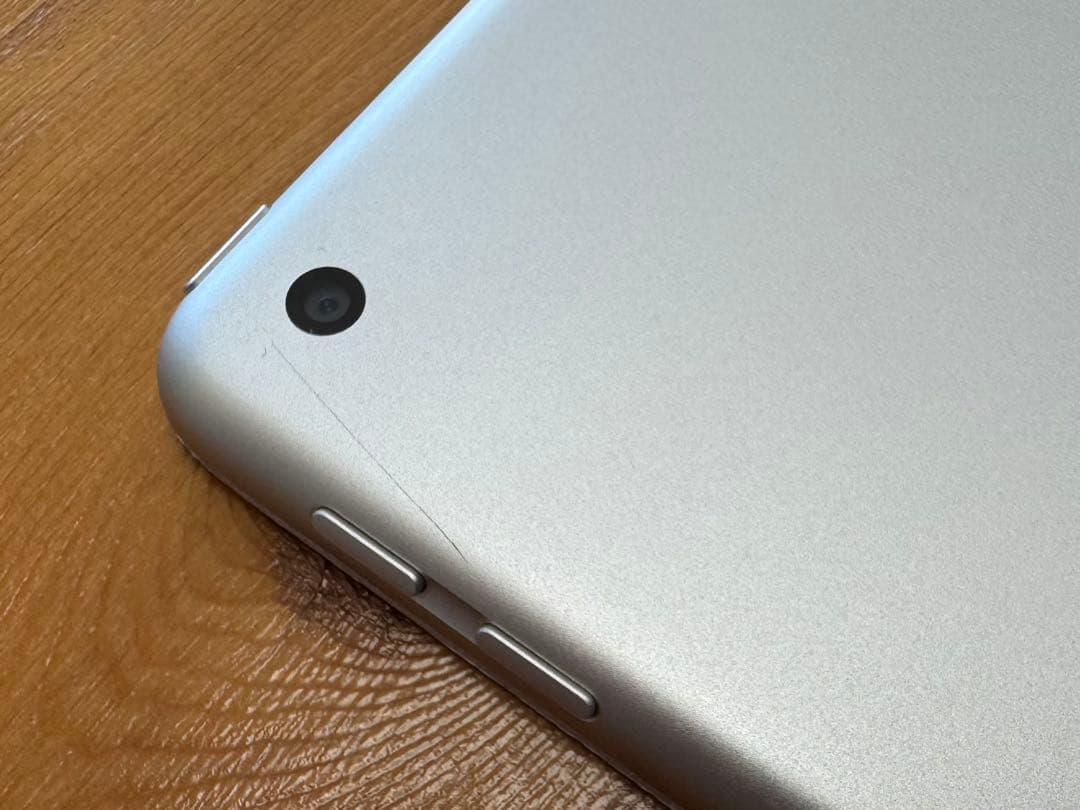 【純正カバー付】Apple iPad 第6世代 32GB シルバー 正常動作品