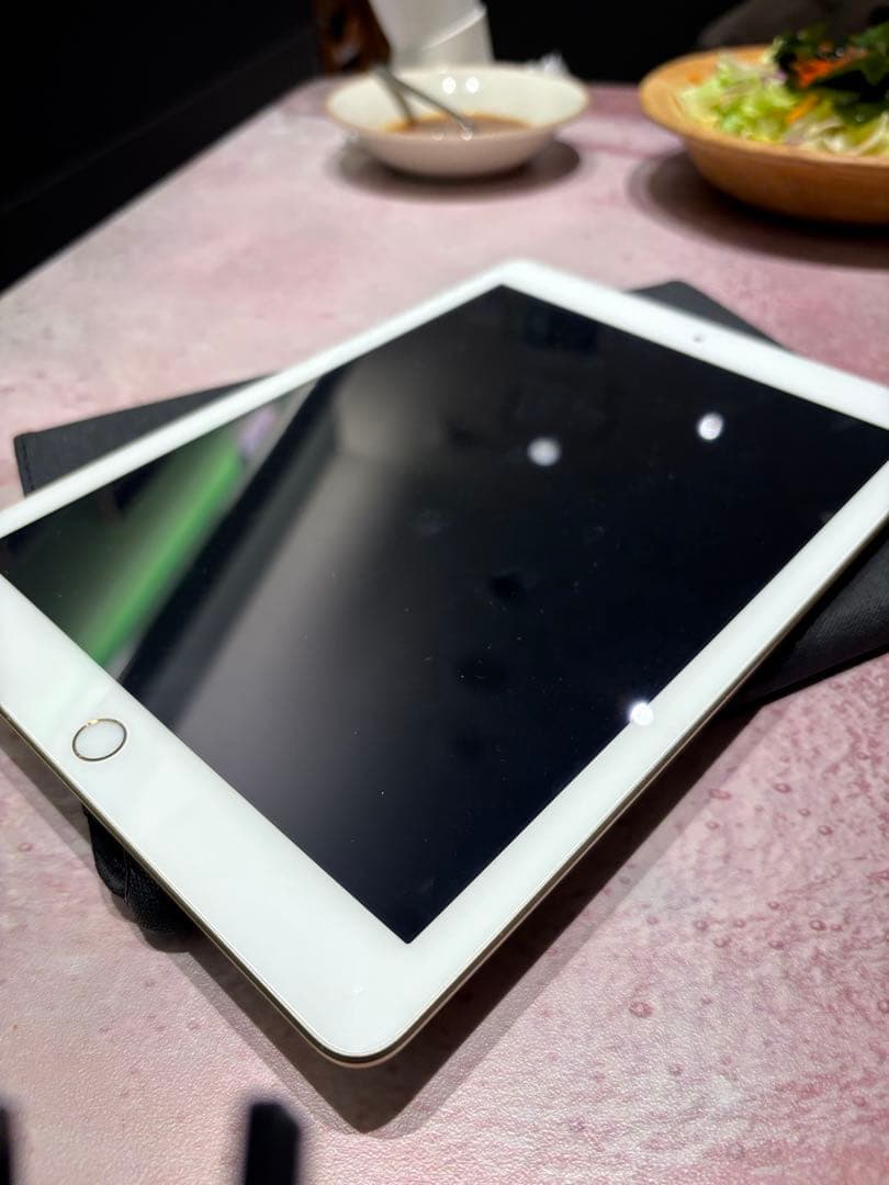 Apple iPad 第5世代 32GB バッテリー最大容量95%美品 動作良好