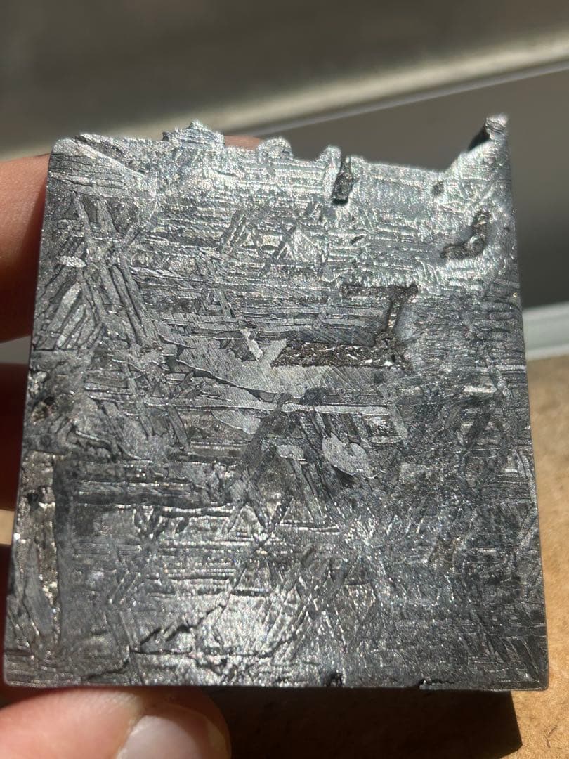 特大希少アルタイ隕石 本物 241.20g 鉄隕石 原石 破片 シャード
