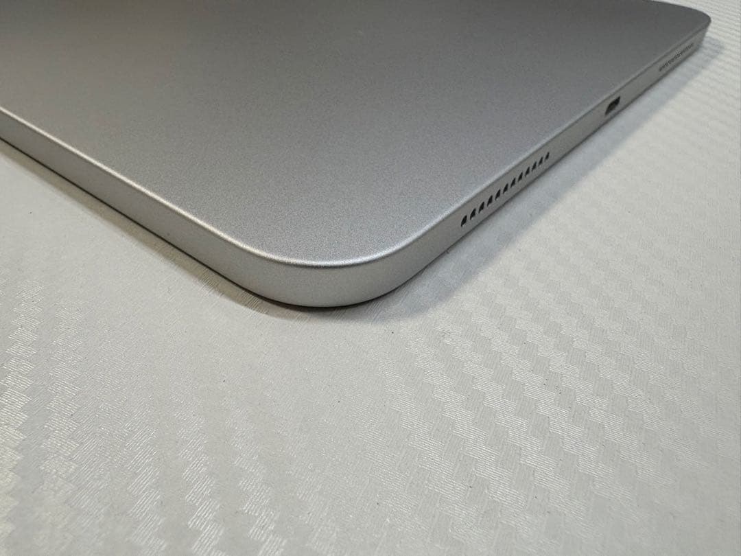 a*n様 iPad 第11世代　128GB シルバー 本体(極美品)
