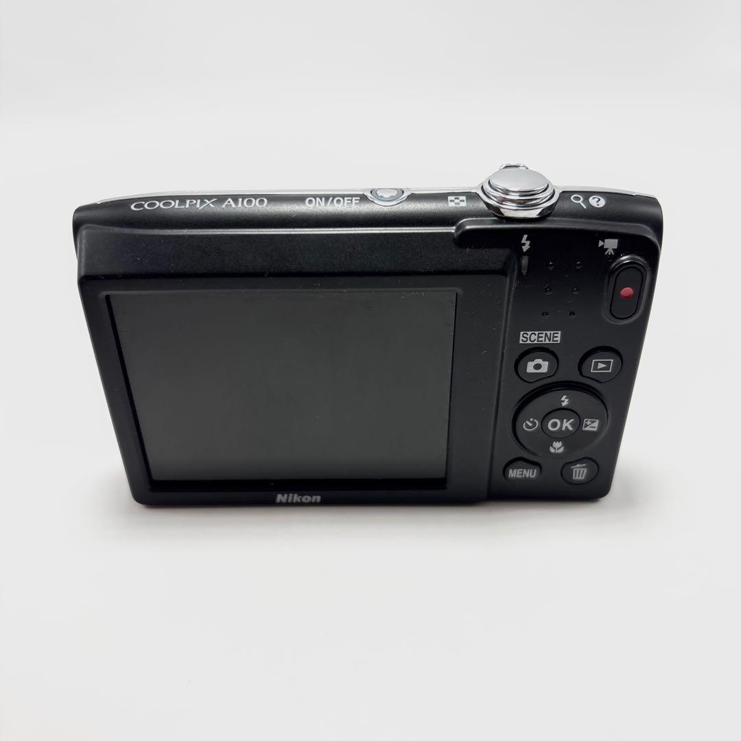 【極美品】Nikon COOLPIX A100 シルバー デジタルカメラ