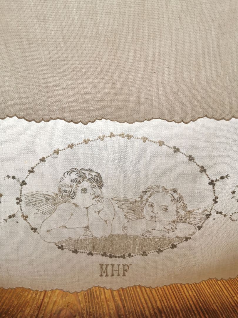 アンティークスイス 精緻なアペンツェル刺繍レース ラファエロの天使 リネンクロス