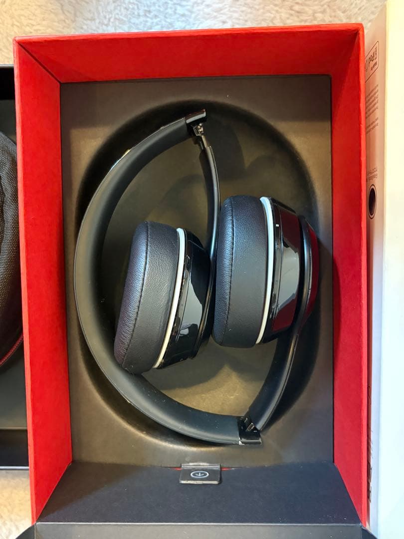 ヘッドホン beatssolo3wireless