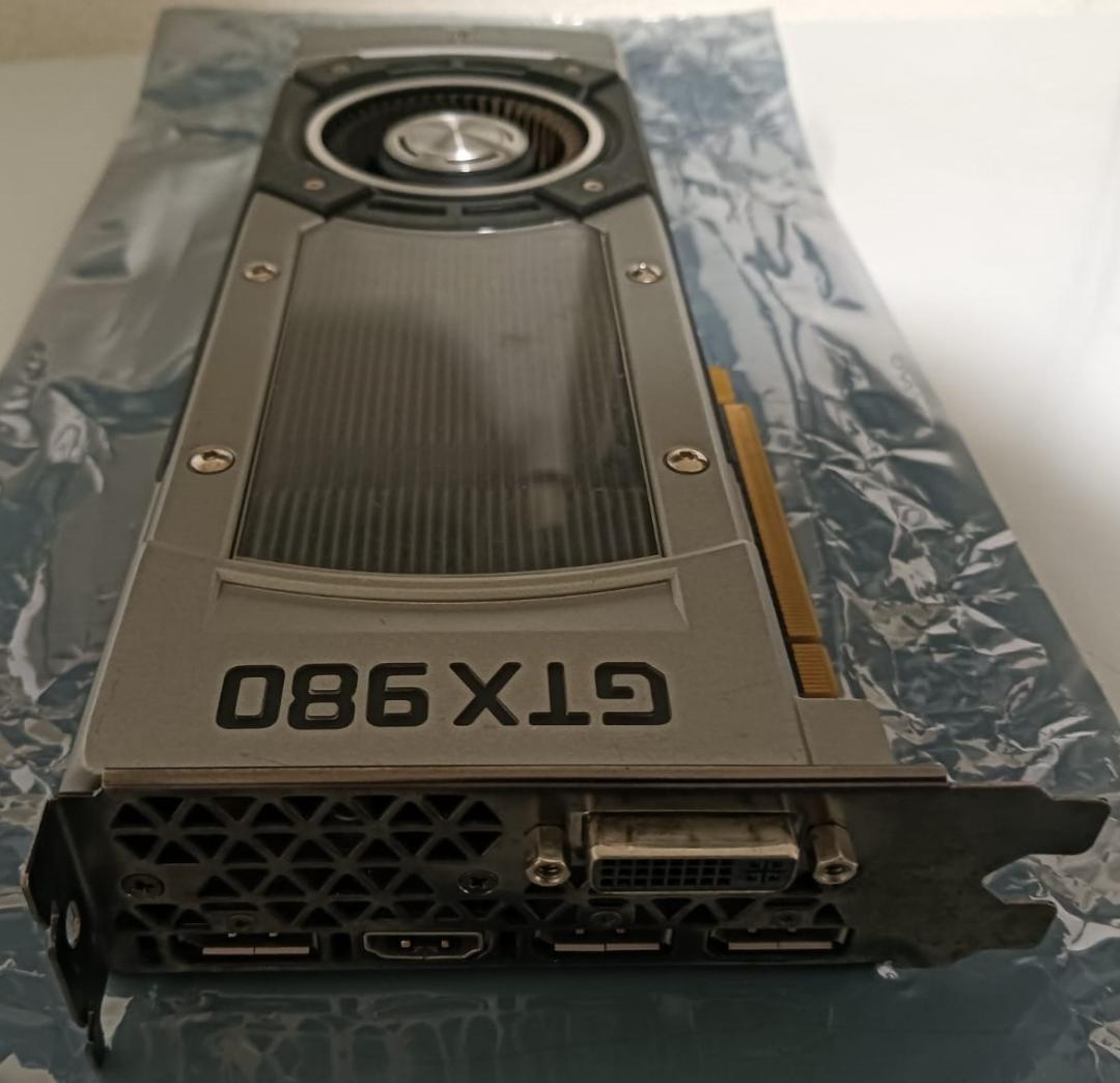 グラフィックボード・グラボ・ビデオカード NVIDIA GTX 980 Founders Edition/256bit