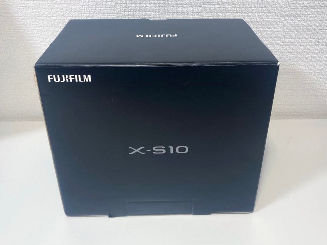 FUJIFILM X-S10 ミラーレス一眼カメラボディー
