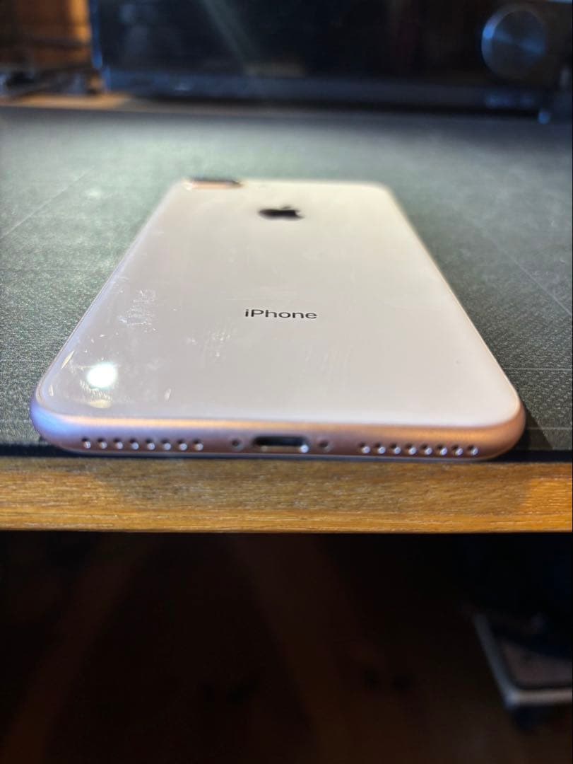 sahara　iPhone 8Plus ピンクゴルード256 GB au