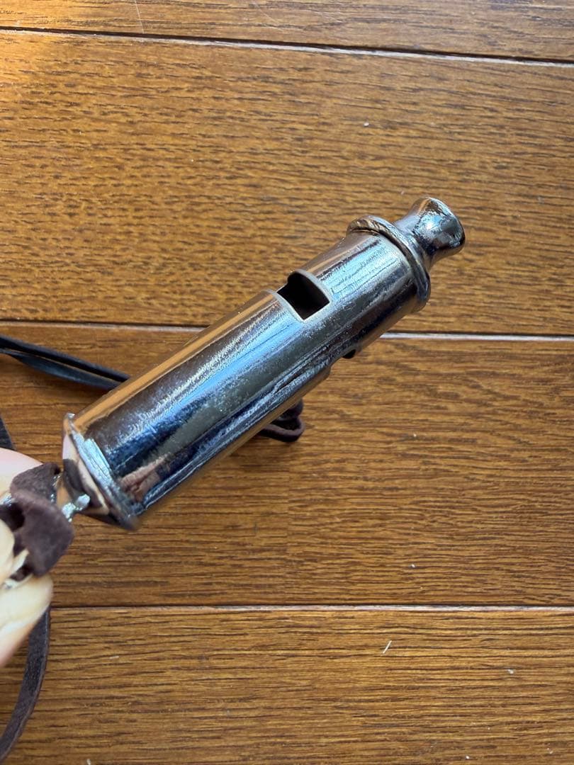 ヴィンテージ メトロポリタン ポリスホイッスル