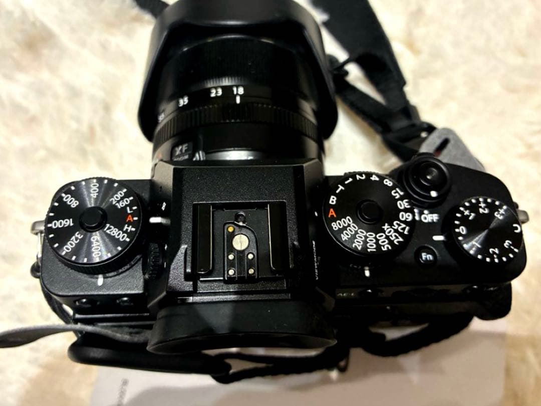 フジ X-T3 本体、18-55 ズームレンズ、ストロボ、グリップ等 豪華セット