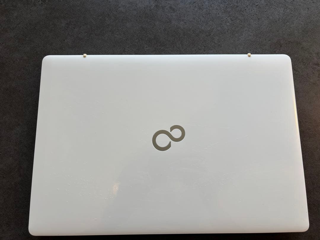 在庫処分ジャンク品）Fujitsu LAPTOP-100IHNRF PC