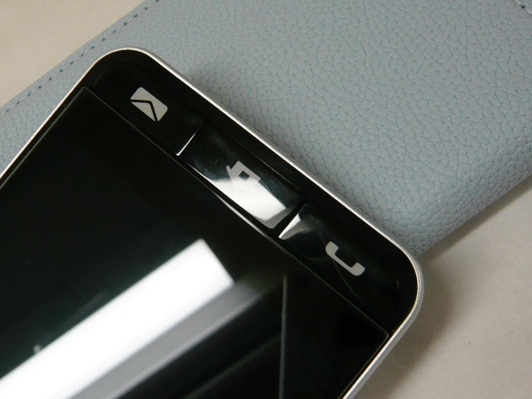 BASIO active SHG09 au シルバー 本体 ケース 64GB