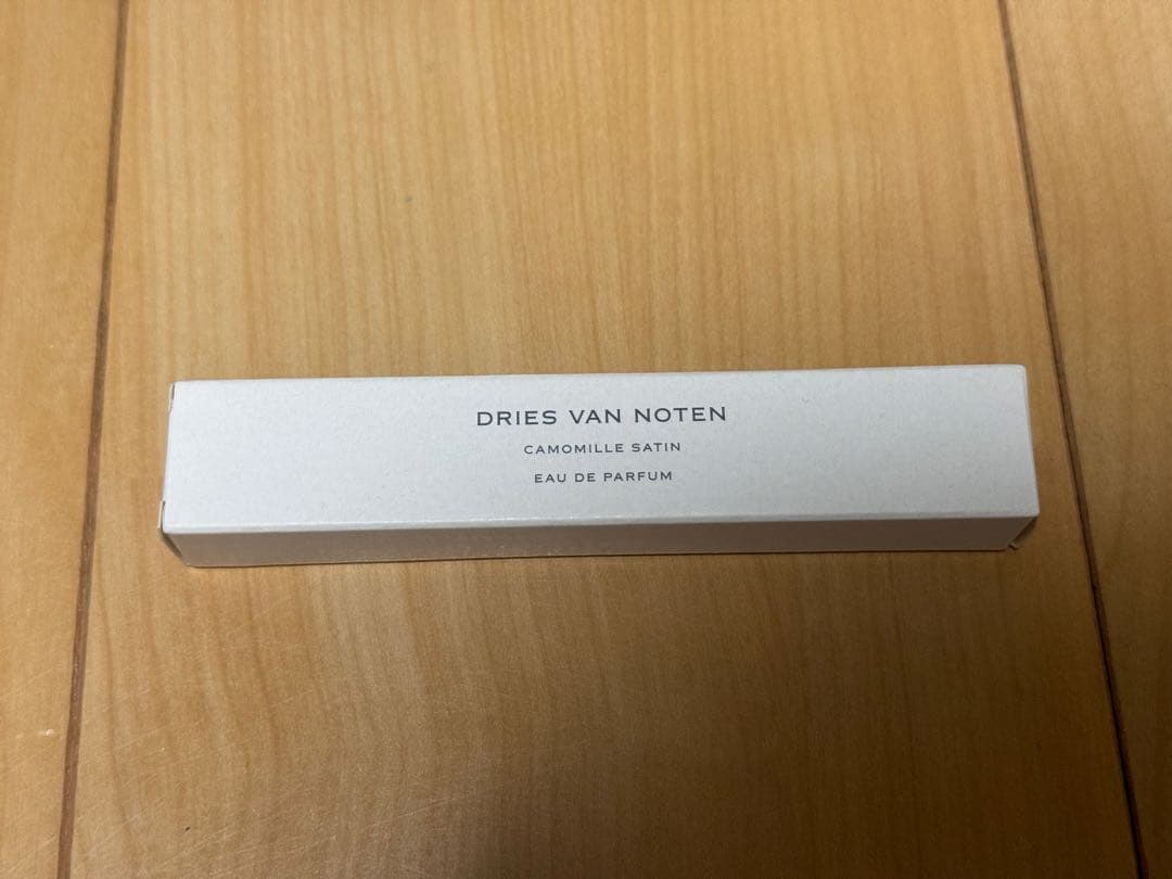 カモミールサテン　DRIES VAN NOTEN 香水　CAMOMILLE