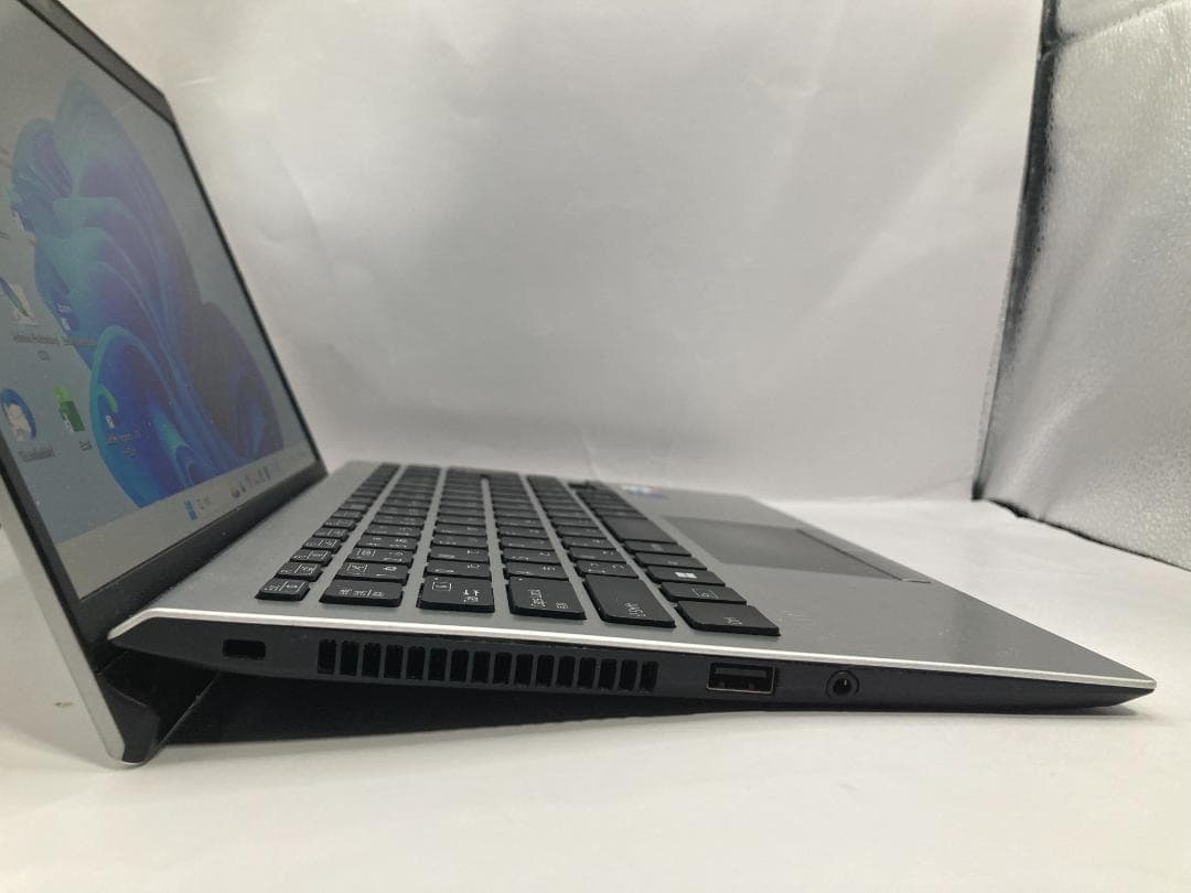 2021年製✨第12世代i5搭載✨超軽量995g＆新品SSD512G✨VAIO