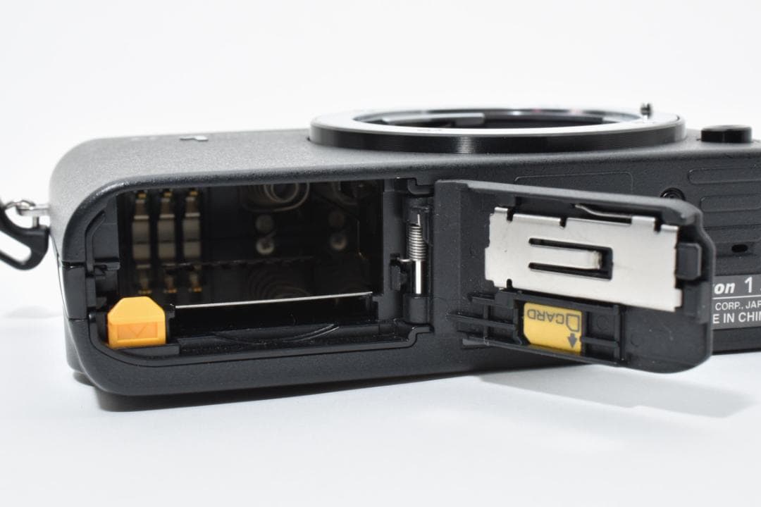 ★良品★ニコン Nikon 1 J3 ボディ ブラック
