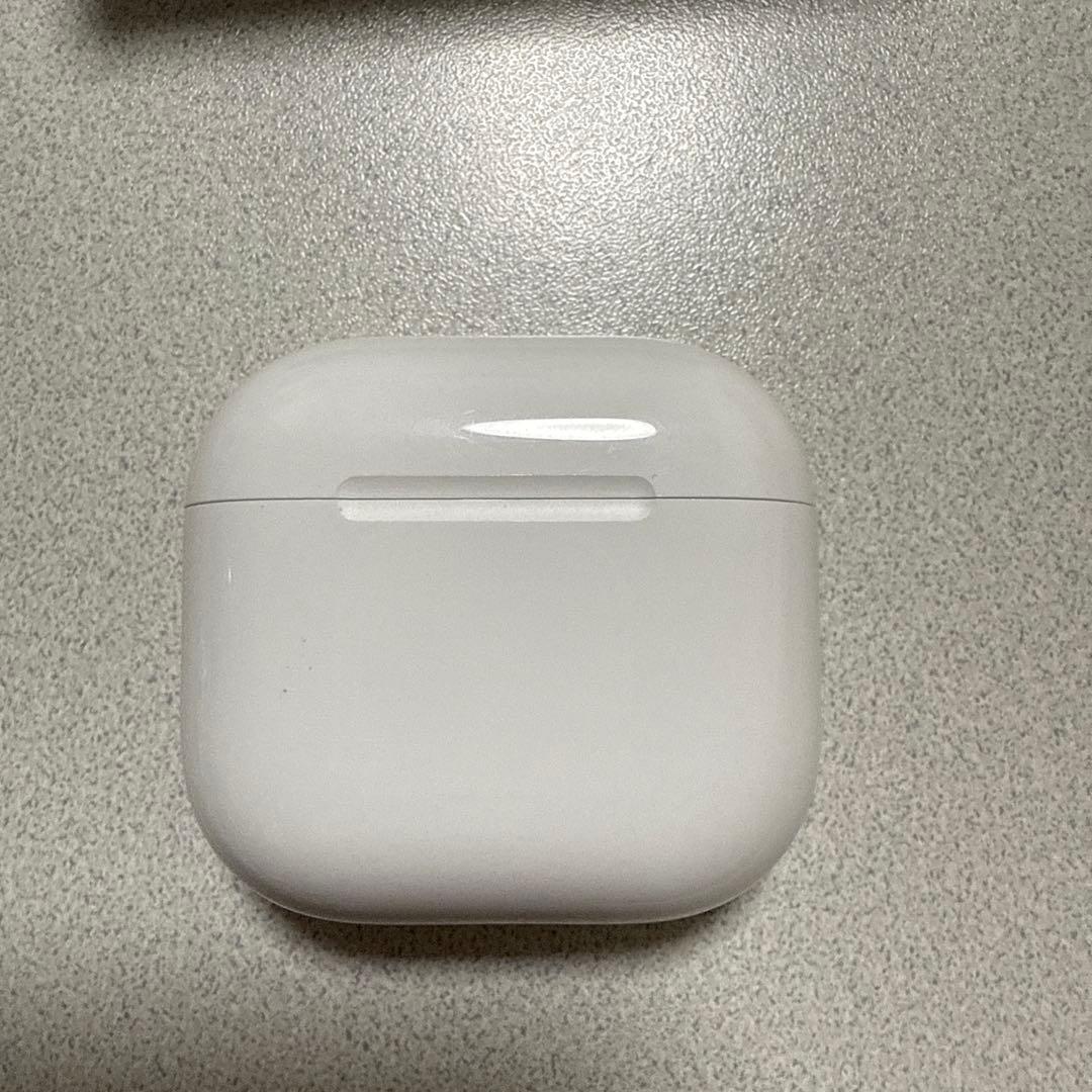 週末値下AirPods 4 【ケース付】/アクティブノイズキャンセリング機能搭載