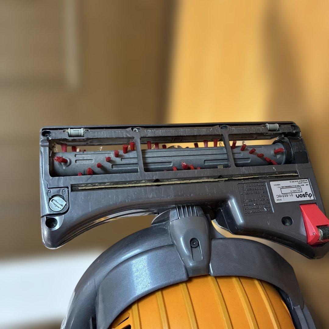 Dyson（ダイソン） サイクロン掃除機 　DC24　キャニスター　本体&付属品