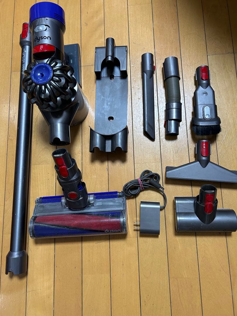 ジ*ク様 dyson v8fluffy＋ 訳あり中古品 ダイソン　掃除機