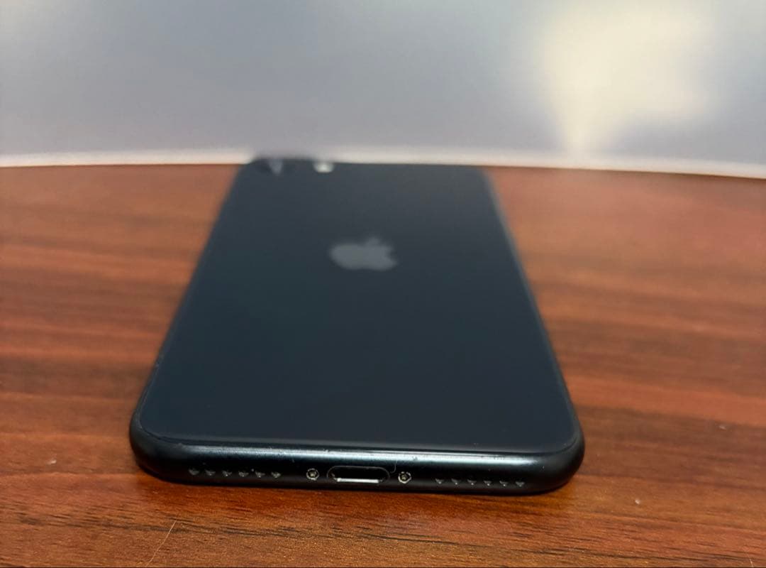 iPhone SE3 64GB ミッドナイト