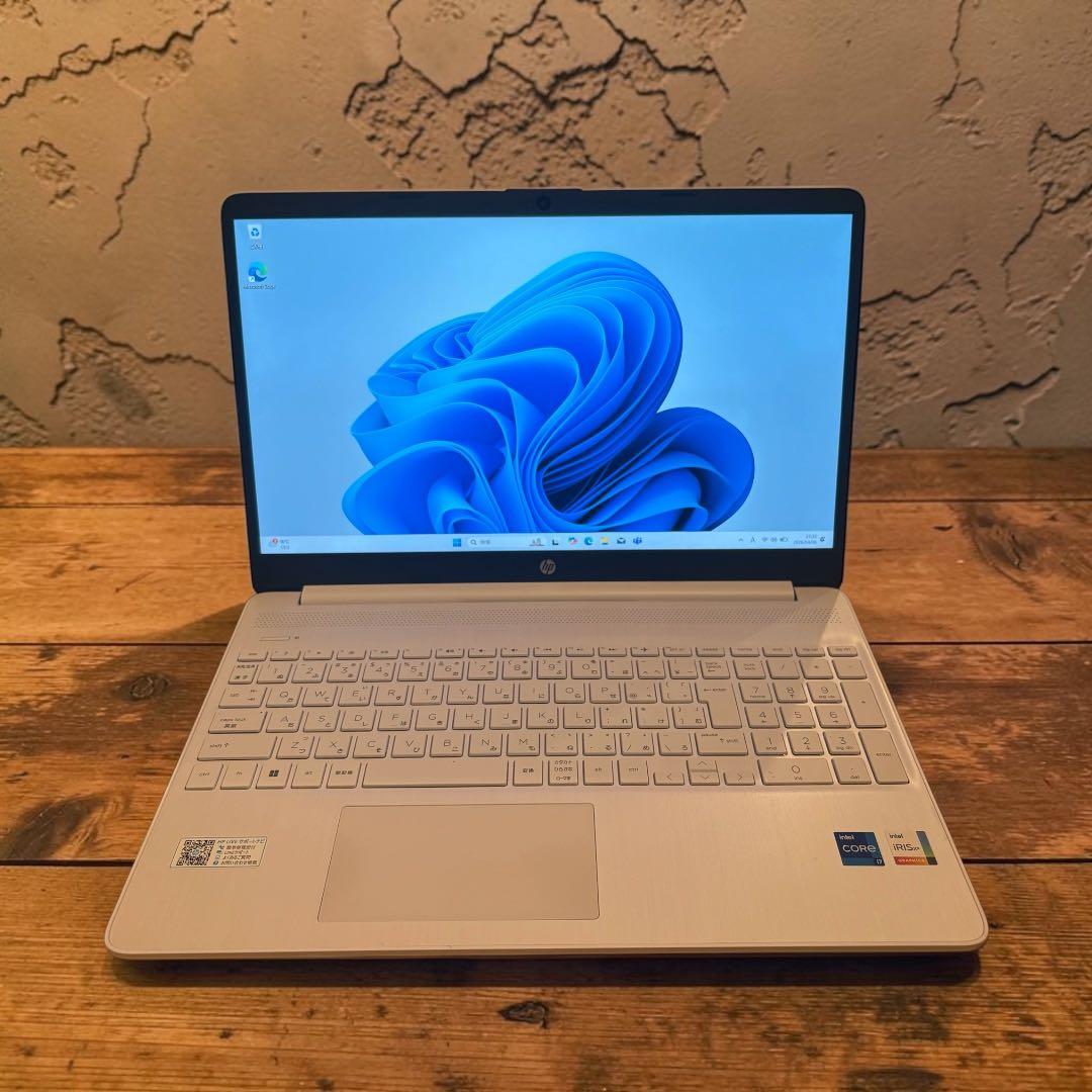 【Core i7】HP Laptop 15s-fq5130TU i7-1255U