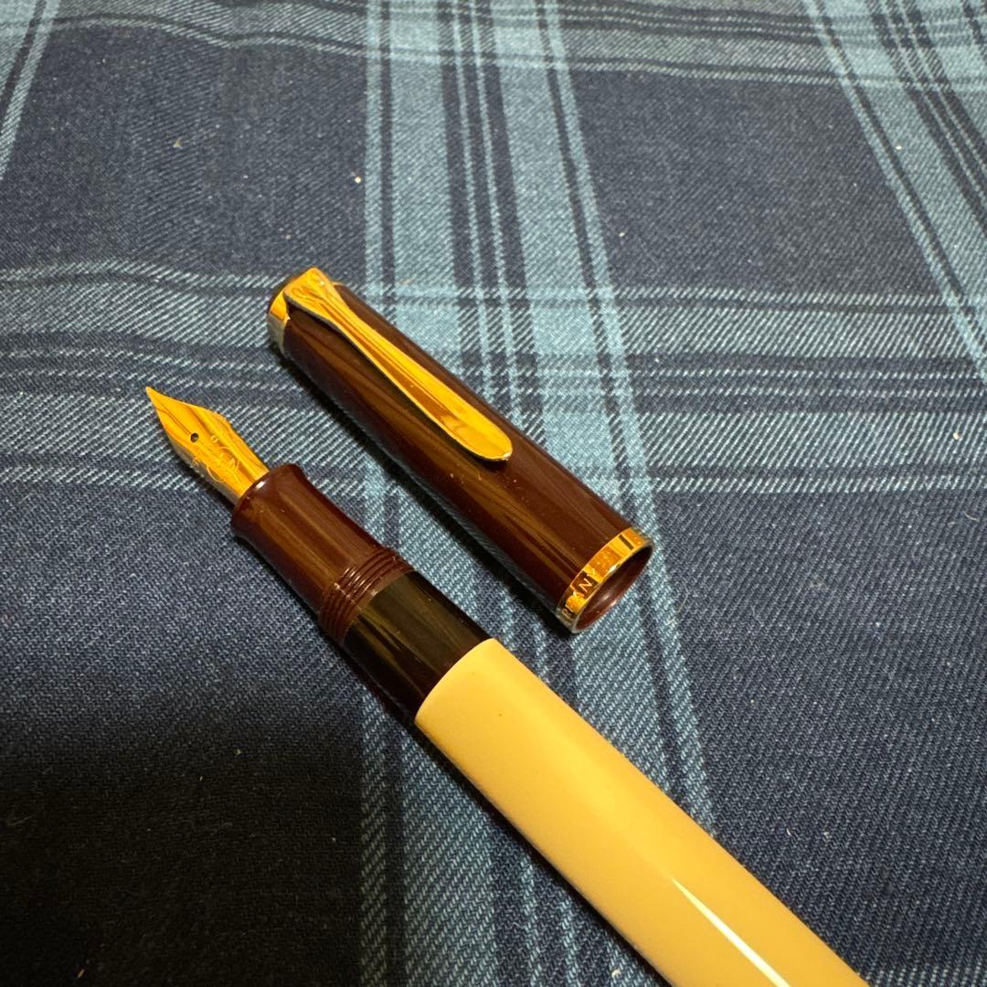 Pelikan ペリカン 万年筆 M200 カフェクリーム Fニブ（細字）