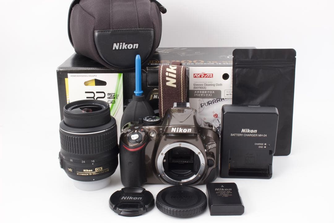 Nikon D5200 標準レンズキット　元箱付き　オシャレ色　一眼レフカメラ