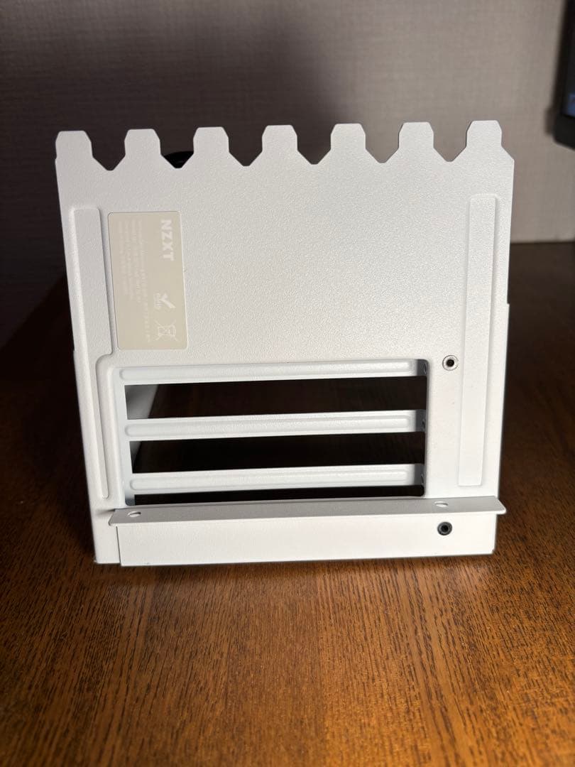 NZXT 垂直型GPUホルダー&ライザーケーブル(PCIE4.0x16ホワイト)