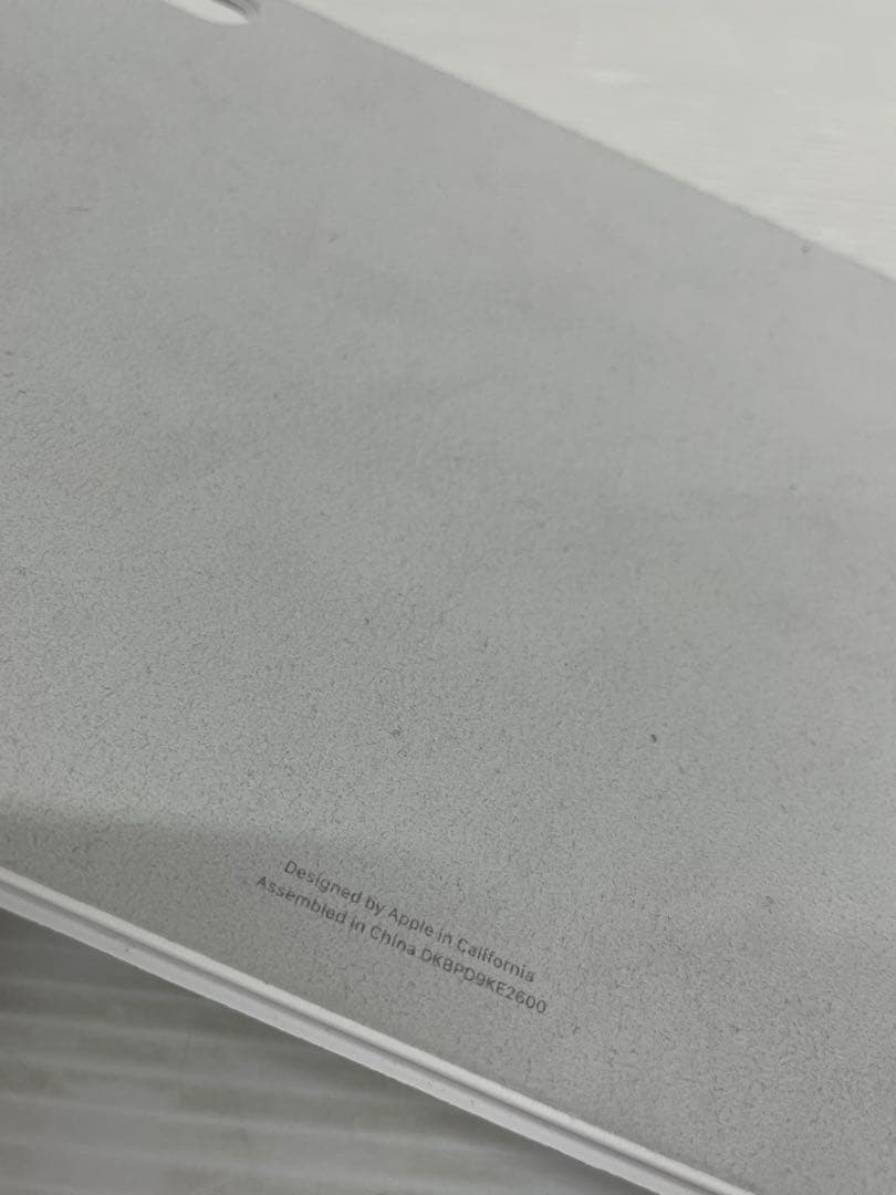 knlife108-0232 iPad (A16)用マジックキーボードFolio