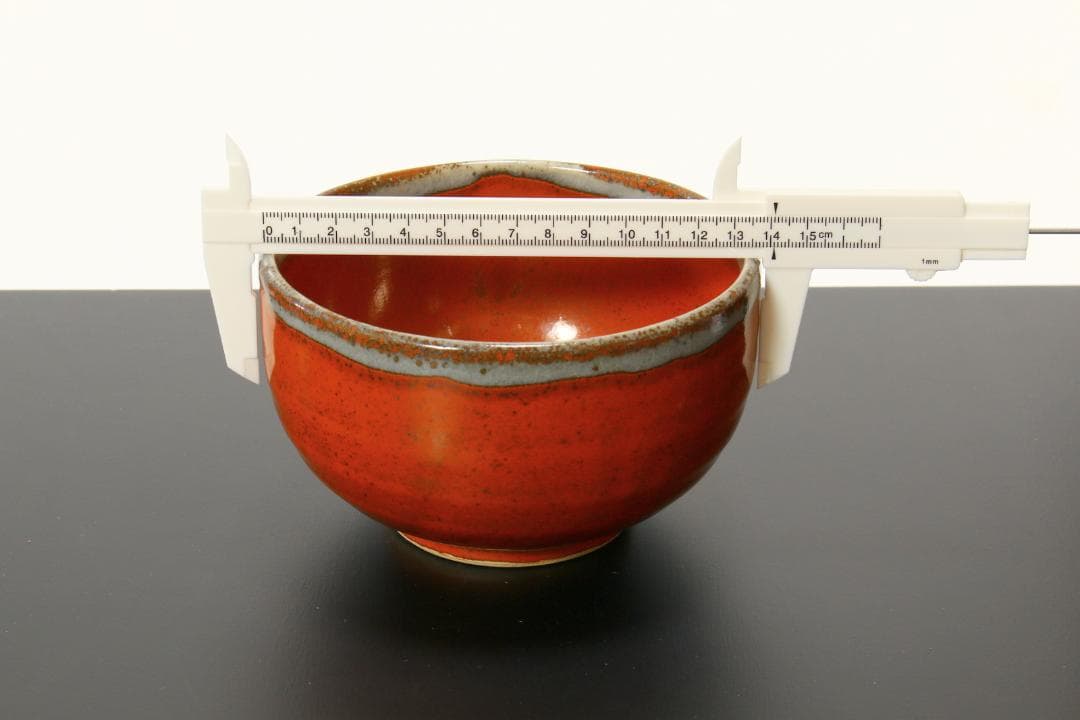 赤い陶器の茶碗 木箱付き