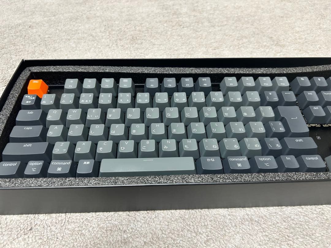 Keychron K8 Bluetooth メカニカルキーボード