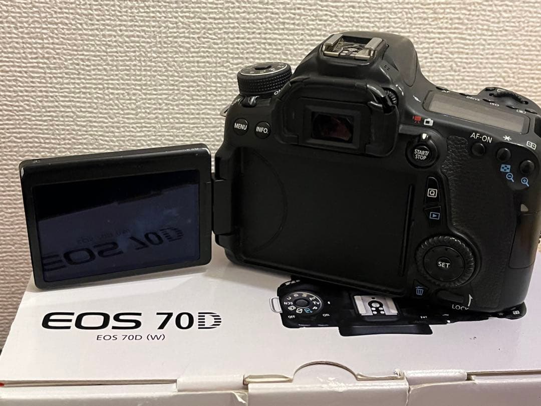 ジャンクCanon EOS 70D 本体と付属品　４月8日まで値引き！