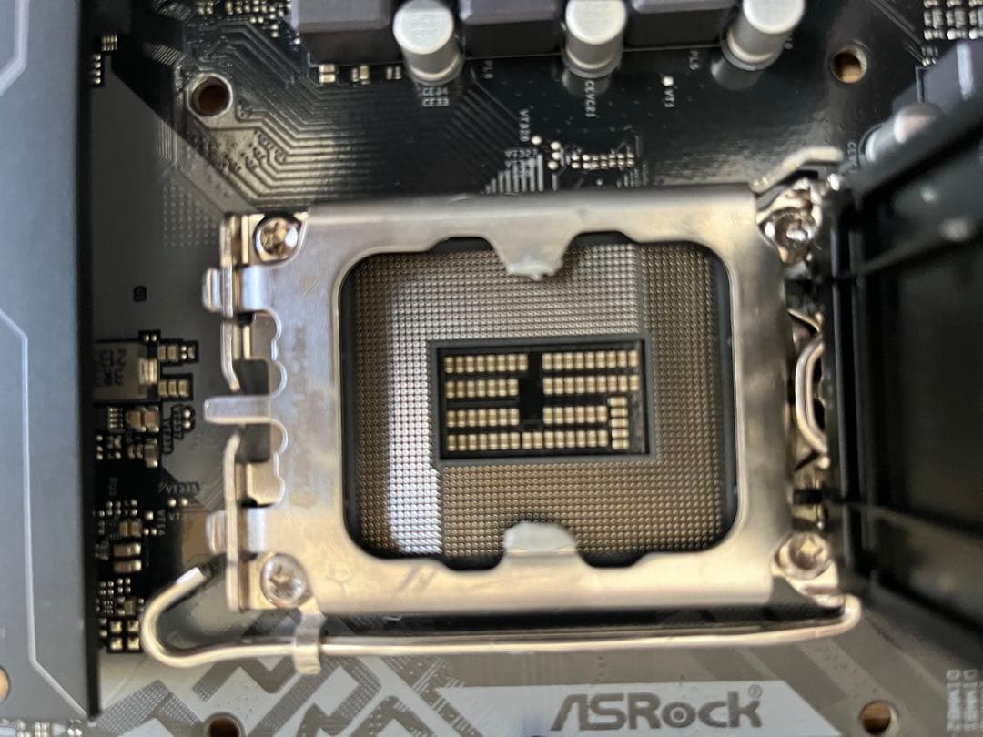 ASRock H670M PRO RS マザーボード