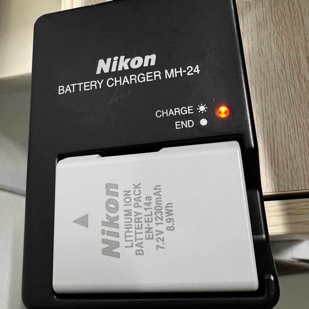 Nikon D3300 ダブルズームキット 18-55 55-200 SD付