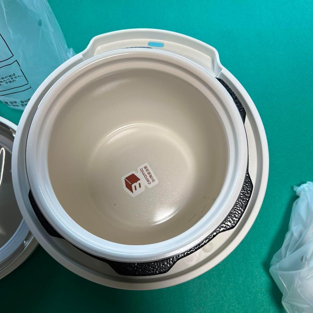 【新品】2.5L電気圧力鍋　　コンパクト　在庫処分