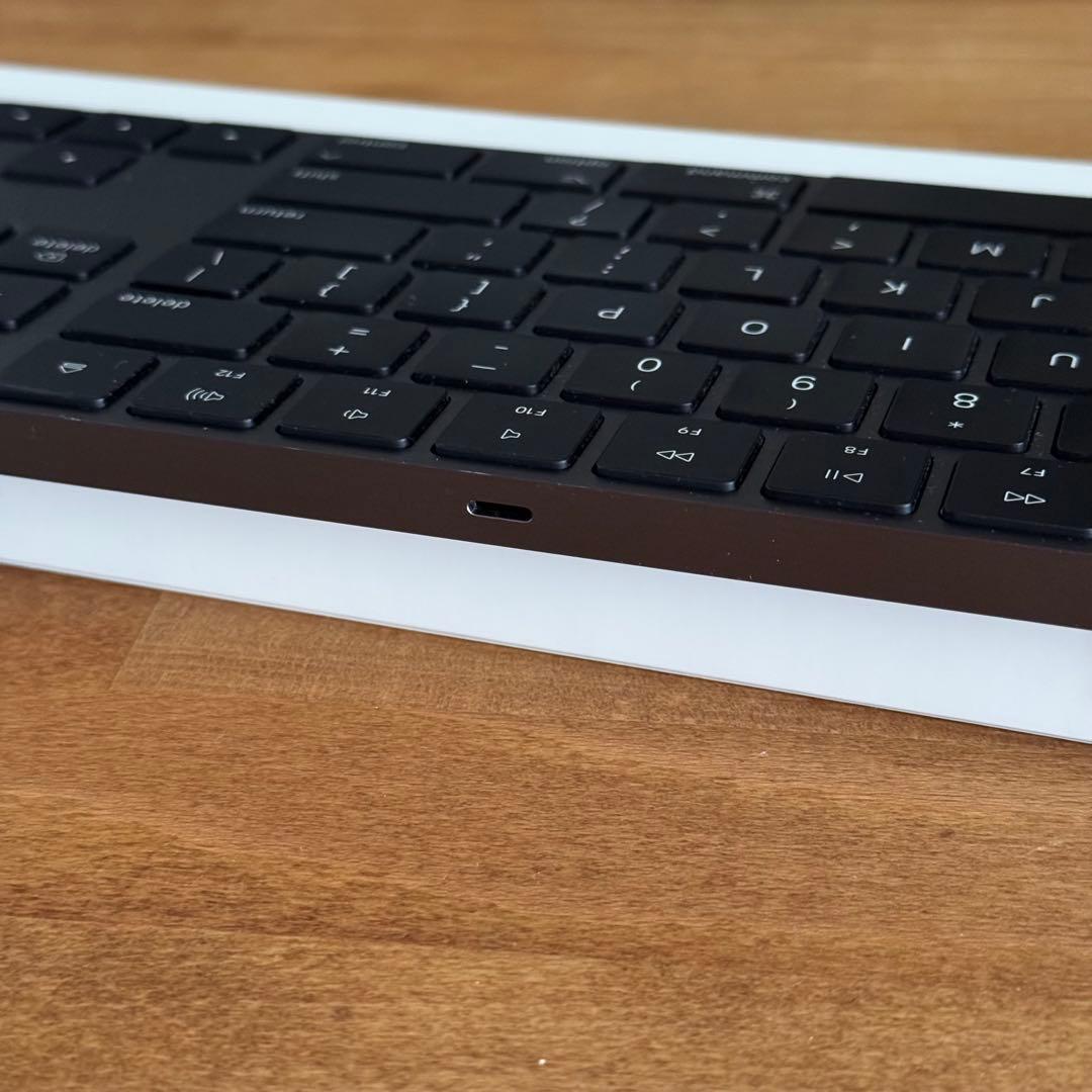 Magic Keyboard US スペースグレー