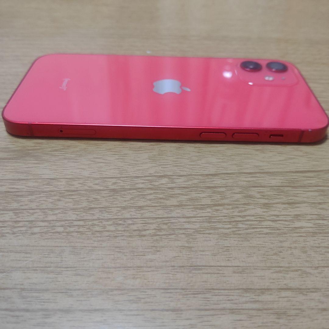 iPhone12 バッテリー82%　レッド