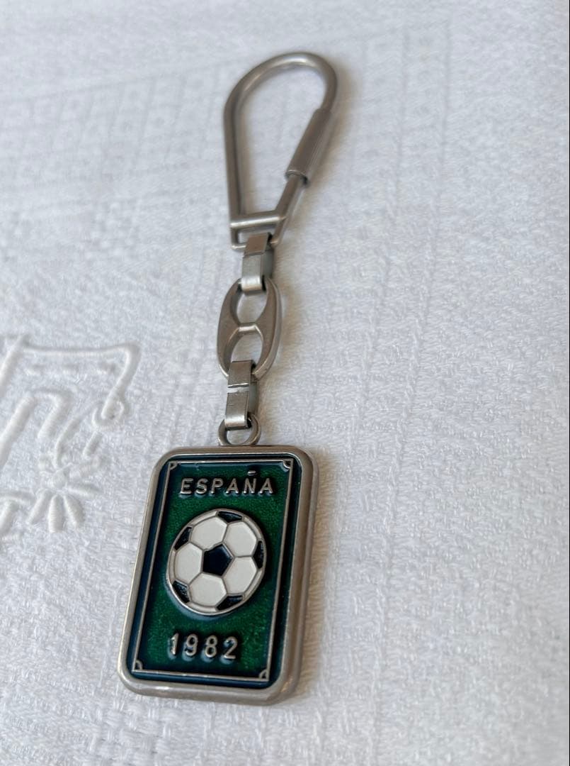 希少　ヴィンテージ　キーホルダー　1982年　スペイン　W杯　サッカー