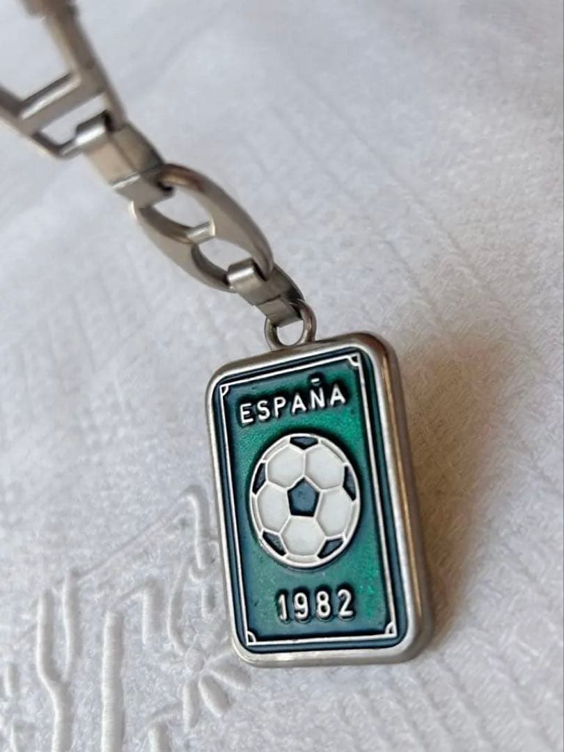 希少　ヴィンテージ　キーホルダー　1982年　スペイン　W杯　サッカー