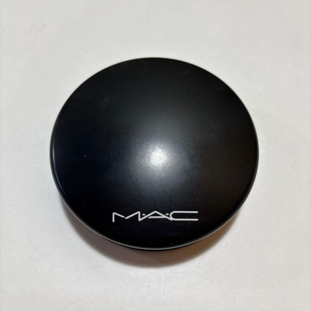 MAC今期購入フェイスパウダースキンフィニッシュ/ナチュラル　ミディアムダーク
